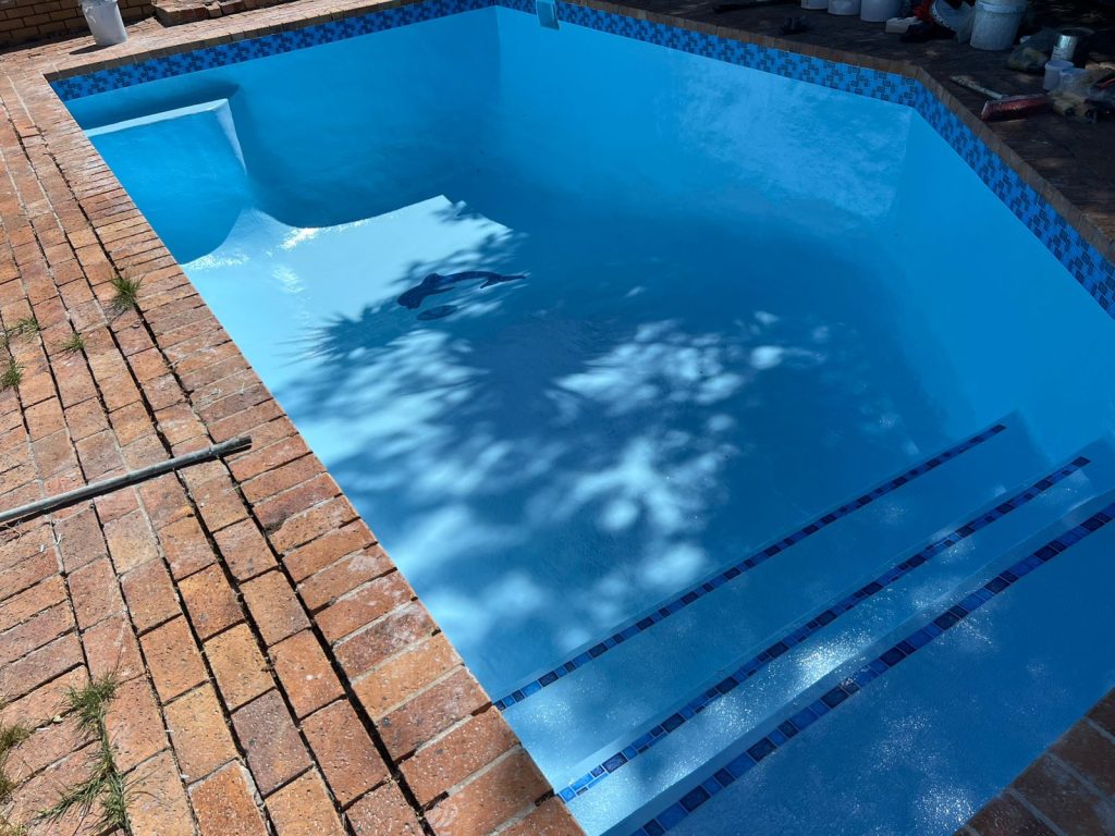 Renovated blue pool, the finish we aim for with pool renovations in Fresnaye