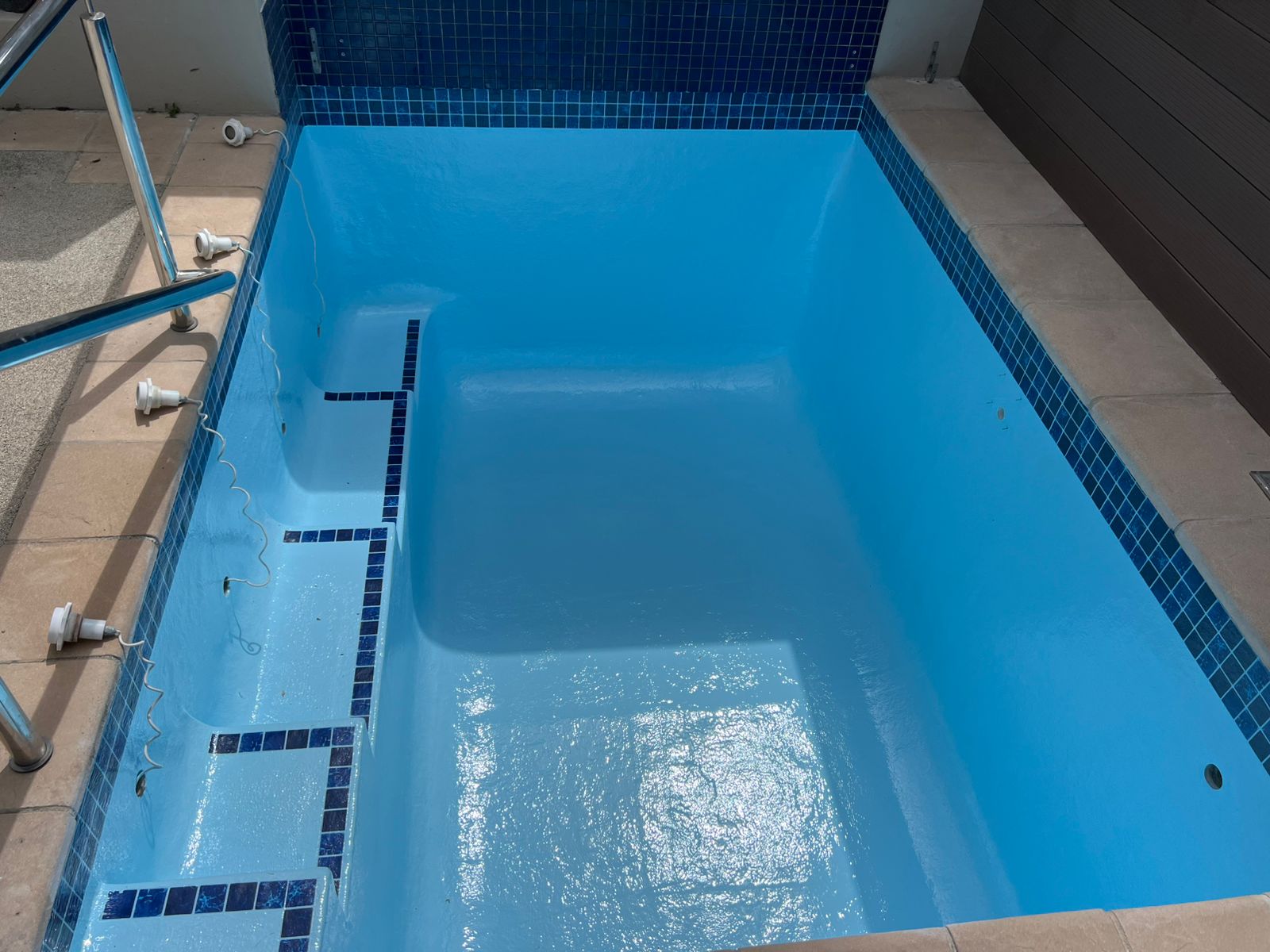 Aquatic Pools swimming pool maintenance and service work
