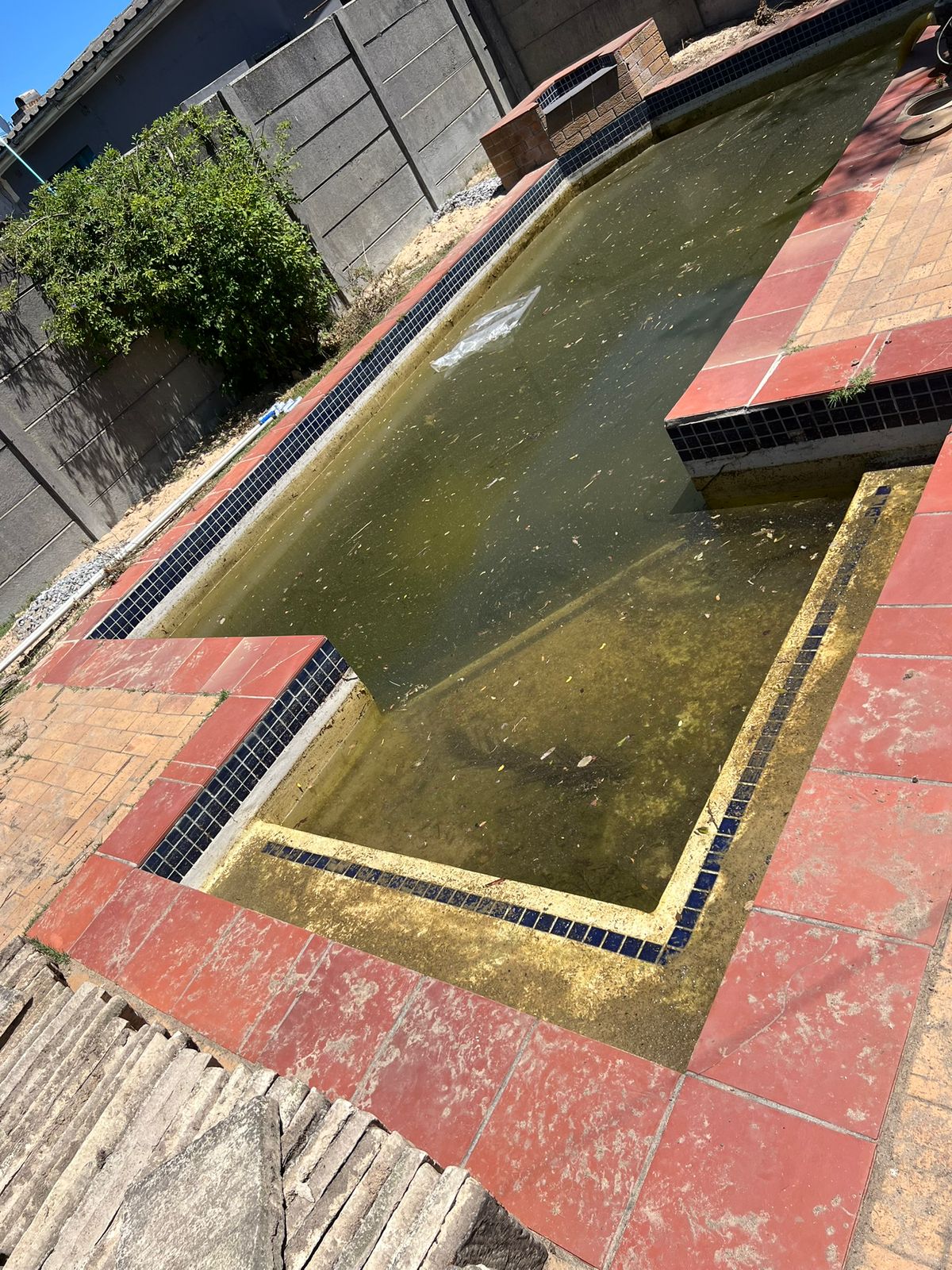 Finished blue marbelite pool resurfacing in Cape Town by Aquatic Pools